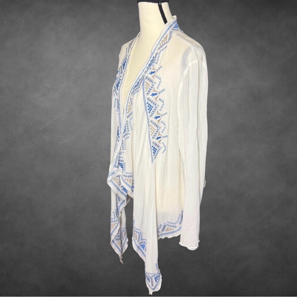 Embroidered‎ Open Front White Cardigan - Picture 2 of 8